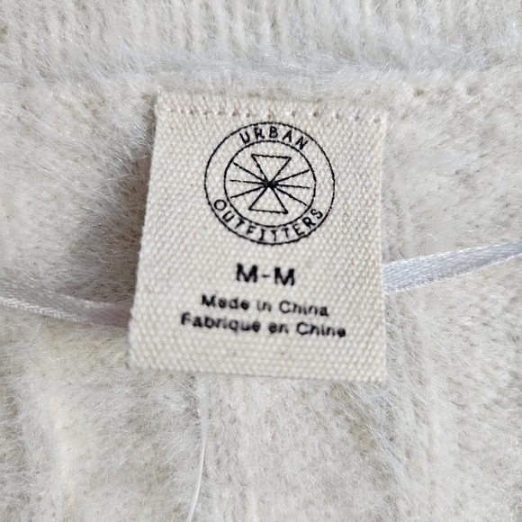 Urban Outfitters Martini Fuzzy Cropped Sweater Sz M - Picture 3 of 6